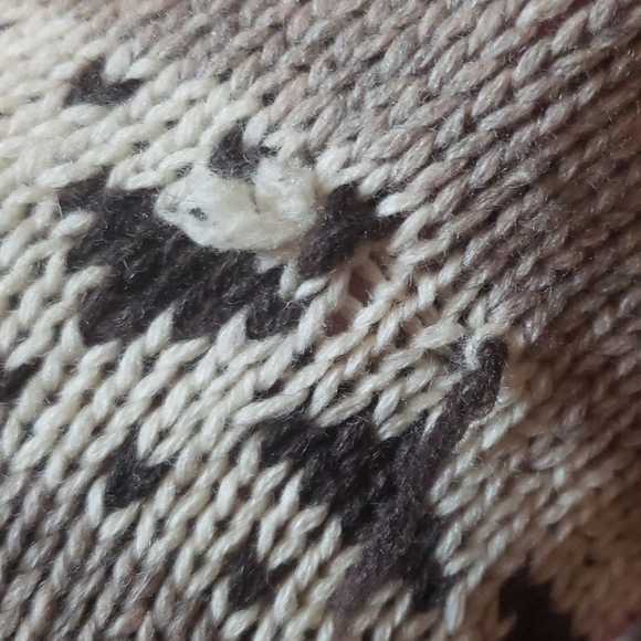 100% lambswool sweater- Aritzia TNA - Picture 3 of 7
